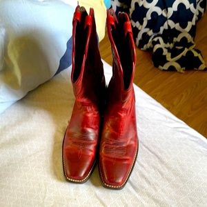 Brand new Ariat cowboy boots